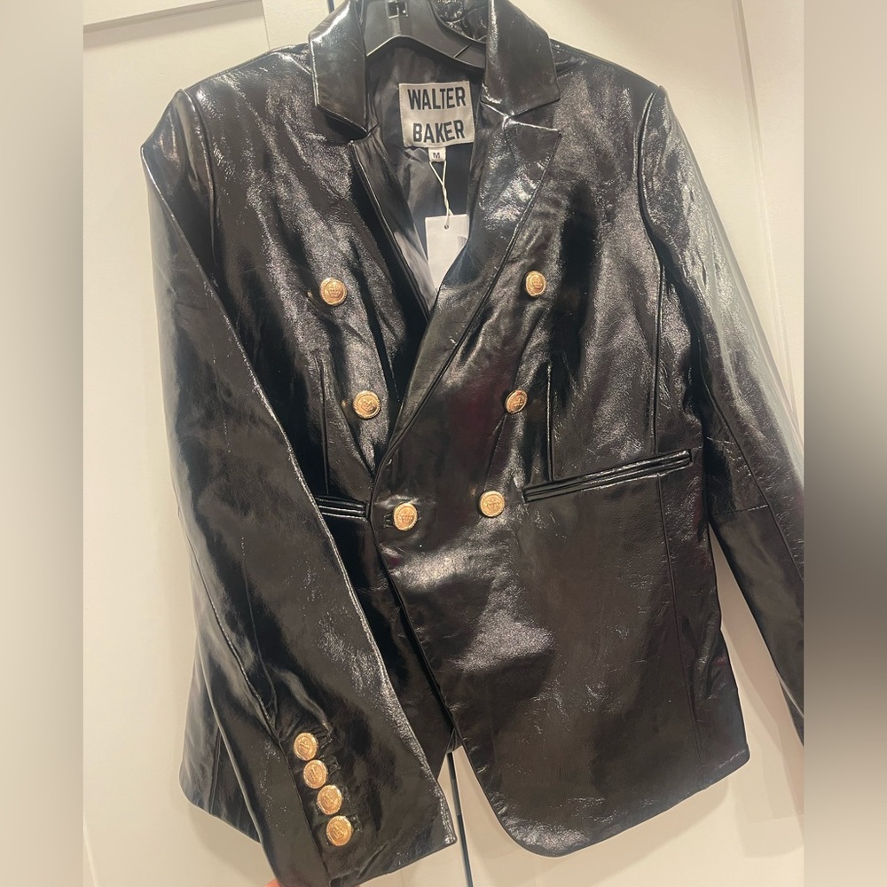 Trendy gorgeous patent leather double breasted blazer